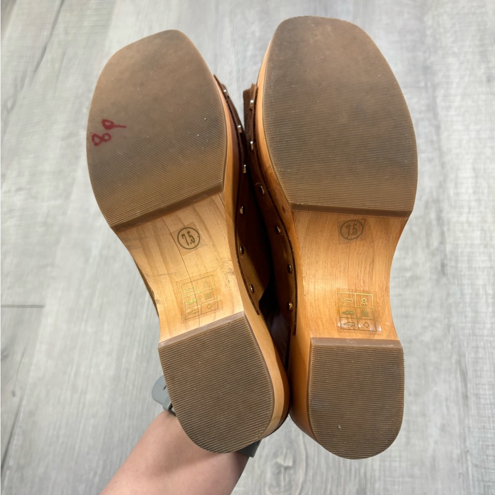 Dolce Vita Brown Suede Wooden Clog Mules - Picture 5 of 9